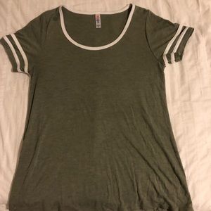 Lula Roe tee